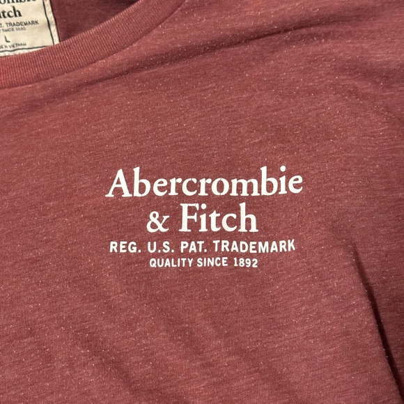 Abercrombie & Fitch Men’s Large Red Long Sleeve Crewneck Tee - Picture 3 of 4